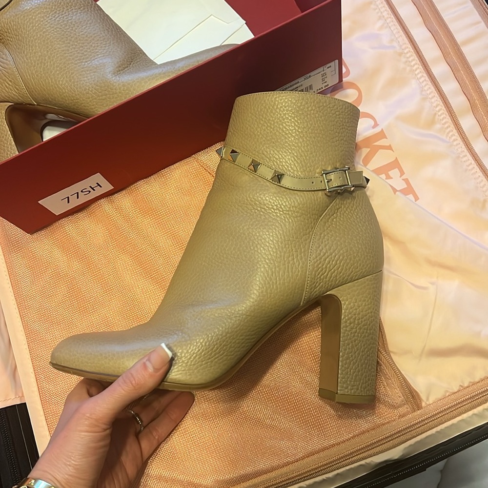 Valentino booties - Picture 3 of 10